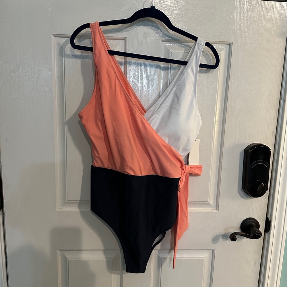 NWT One Piece Swimsuit Plus Size 2XL
